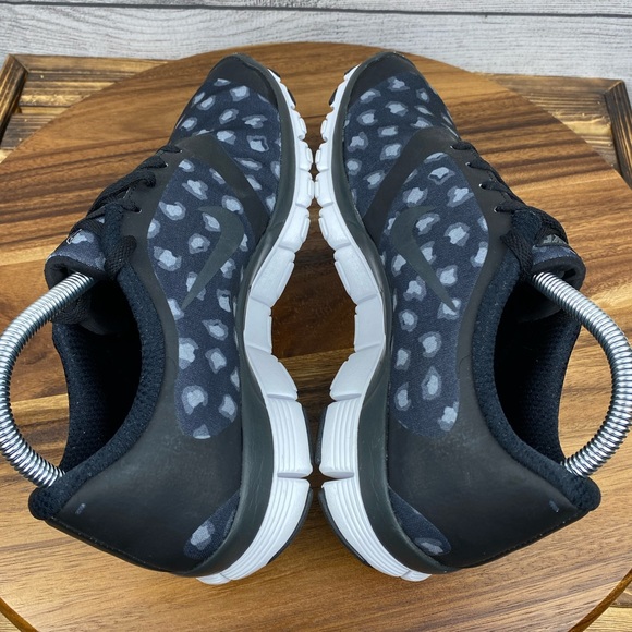 Nike Women’s Free Run 5.0 V4 Black Grey Running Shoe 695168-003 Sneaker Size 9.5 - Picture 6 of 10